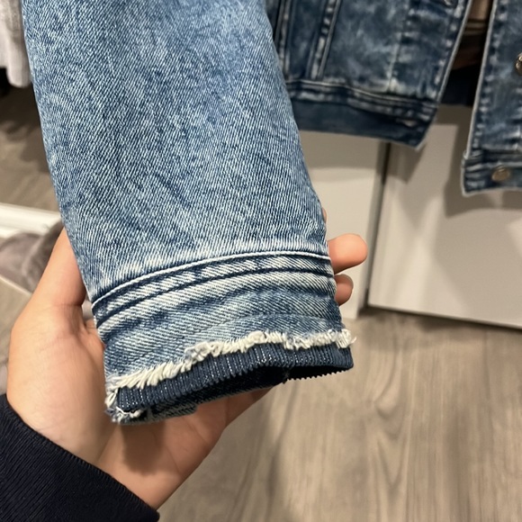 AE Jean Jacket - Picture 7 of 9